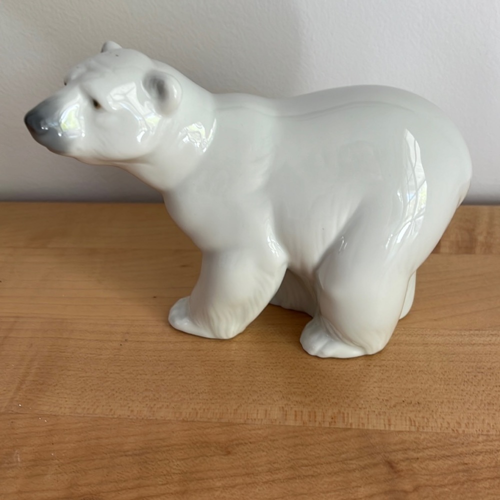 COPY - Lladro Porcelain polar bear